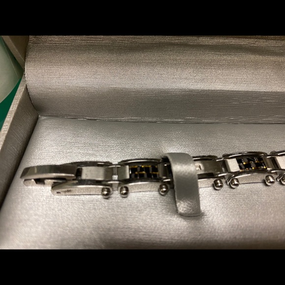 Men’s Shaquille O’Neal bracelet. - Picture 5 of 5